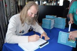 Добавлен фоторепортаж с презентации третьей книги отца Виктора