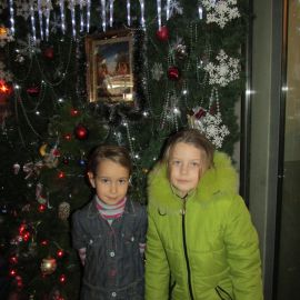 Паломники у рождественского вертепа, устроенного в Почаевской лавре Паломническая поездка в Почаевскую лавру на Новый 2017 год