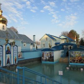 Источник святой праведной Анны славится исцеляющей силой Паломническая поездка в Почаевскую лавру на Новый 2017 год