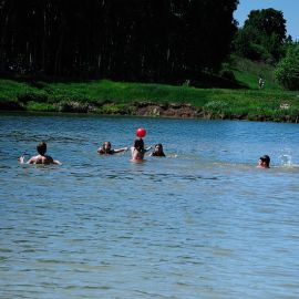 Сборная Воскресной школы по водному поло Выезд на природу по случаю окончания учебного года в Воскресной школе. 29.05.2011 года