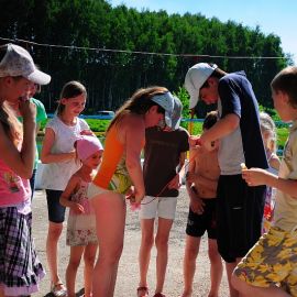 Кто быстрее? Выезд на природу по случаю окончания учебного года в Воскресной школе. 29.05.2011 года