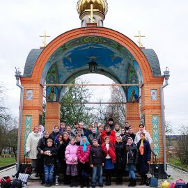 Глинская пустынь. Паломники Паломничество в Глинскую пустынь. Фоторепортаж Алексея
