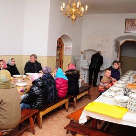 Глинская пустынь. Трапезная Паломничество в Глинскую пустынь. Фоторепортаж Алексея