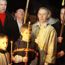 Христос воскресе из мертвых, смертию смерть поправ, и сущим во гробех живот даровав! (Пасхальный крестный ход, 15 апреля 2012 г., храм Рождества Иоанна Крестителя, г. Харьков) Пасха 15.04.2012. Храм Рождества Иоанна Крестителя