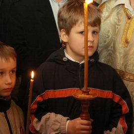 Маленькие прихожане (Пасха, 15 апреля 2012 г., храм Рождества Иоанна Крестителя, г. Харьков) Пасха 15.04.2012. Храм Рождества Иоанна Крестителя