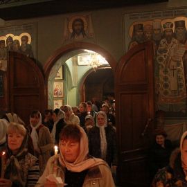 Прихожане храма Рождества Иоанна Крестителя (Пасха, 15 апреля 2012 г., г. Харьков) Пасха 15.04.2012. Храм Рождества Иоанна Крестителя