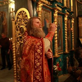 Протоиерей Виктор Гузенко (Пасха, 15 апреля 2012 г., храм Рождества Иоанна Крестителя, г. Харьков) Пасха 15.04.2012. Храм Рождества Иоанна Крестителя