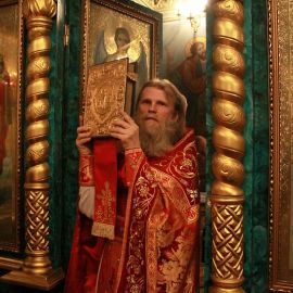 Протоиерей Виктор Гузенко (Пасха, 15 апреля 2012 г., храм Рождества Иоанна Крестителя, г. Харьков) Пасха 15.04.2012. Храм Рождества Иоанна Крестителя