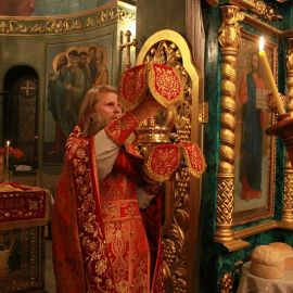 Протоиерей Виктор Гузенко (Пасха, 15 апреля 2012 г., храм Рождества Иоанна Крестителя, г. Харьков) Пасха 15.04.2012. Храм Рождества Иоанна Крестителя