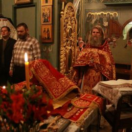 Протоиерей Виктор Гузенко (Пасха, 15 апреля 2012 г., храм Рождества Иоанна Крестителя, г. Харьков) Пасха 15.04.2012. Храм Рождества Иоанна Крестителя