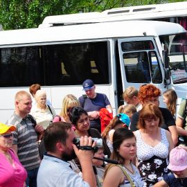 Стараниями отца Виктора его духовные чада из приходов храмов Усекновения главы Иоанна Предтечи и Рождества Иоанна Крестителя 6 мая 2012 г. выехали на природу Духовные чада отца Виктора на природе. 06.05.2012 г.