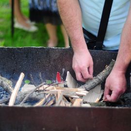 Есть дрова - будет и кулеш! Духовные чада отца Виктора на природе. 06.05.2012 г.