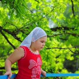 Ученица воскресной школы Духовные чада отца Виктора на природе. 06.05.2012 г.