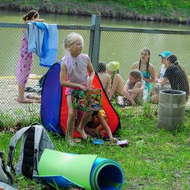 Изба-читальня Духовные чада отца Виктора на природе. 06.05.2012 г.