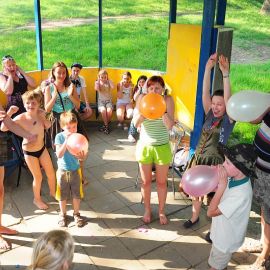 Под оглушительные взрывы определились три победителя Духовные чада отца Виктора на природе. 06.05.2012 г.