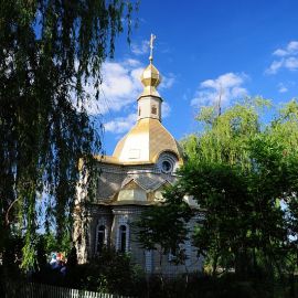 В 600 метрах от храма Свято-Вознесенского кафедрального собора находится Кириченкова криница Паломничество. Поездка в Святогорскую Лавру. 27 мая 2012 г.