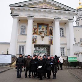 У входа в Почаевскую лавру Паломническая поездка в Почаевскую лавру 30.12.2013 - 02.01.2014