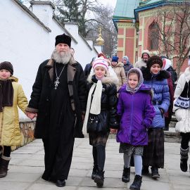 По дороге к колодцу, Свято-Духов скит Паломническая поездка в Почаевскую лавру 30.12.2013 - 02.01.2014