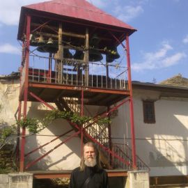 Монастыри Афона. Кроме монастырей, по всей Святой Горе разбросаны 12 скитов, а также… Поездка отца Виктора на Афон. Апрель 2013