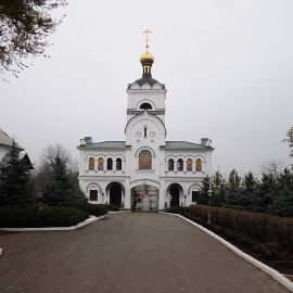 Свято-Васильевский мужской и Свято-Николаевский женский монастыри были основаны в 1998 году схиархимандритом Зосимой Паломническая поездка в Свято-Успенскую Николо-Васильевскую обитель. 26-27 октября 2013