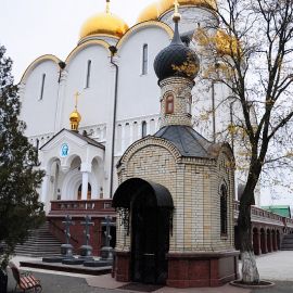 Усыпальница схиархимандрита Зосимы и Свято-Успенский собор Паломническая поездка в Свято-Успенскую Николо-Васильевскую обитель. 26-27 октября 2013