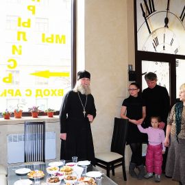 Отец Виктор поздравил общину с прошедшим 19 декабря днем святого Николая Духовные чада отца Виктора празднуют день святителя Николая. 22.12.2013 г.