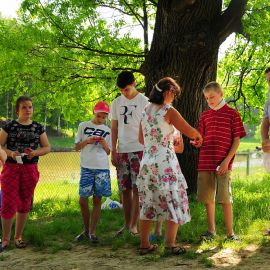 И раздача призов Выезд на природу духовных чад отца Виктора. 18.05.2014