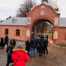 По традиции 2 января вся паломническая группа заезжает в Свято-Духов скит Свято-Успенской Почаевской лавры Паломничество. Почаев 30.12.2014 - 03.01.2015 г.