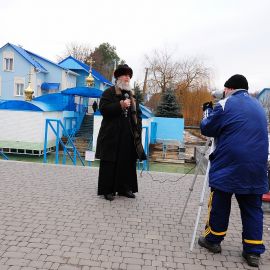 Отец Виктор в процессе съемок фильма о паломнической поездке в Почаевскую лавру Паломничество. Почаев 30.12.2014 - 03.01.2015 г.