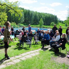 Благодарные слушатели Выезд на природу духовных чад отца Виктора. 17.05.2015 г.