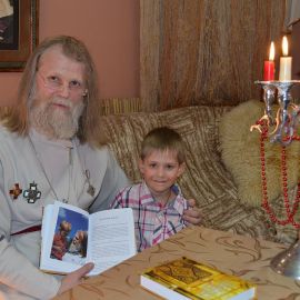 Памятное фото Презентация второй книги отца Виктора. 13.04.2015 г.