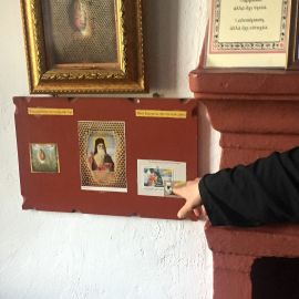 Почитают пчелы и других святых. А вот патриарха Константинопольского Варфоломея, лобызающего Папу Римского, не жалуют... Паломническая поездка отца Виктора на Афон. 6-13.05.2016 г.