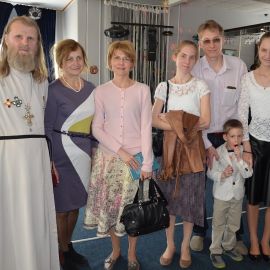 Многие духовные чада отца Виктора, как и он сам, многодетные Презентация третьей книги отца Виктора. 02.05.2016 г.