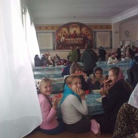 Трапеза в монастыре Свято-Успенская Святогорская Лавра. Осень 2010