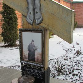 По пути в Почаев харьковские паломники заехали в Свято-Иверский женский монастырь. Могила схиигуменьи Херувимы Паломническая поездка в Почаевскую лавру на Новый 2017 год