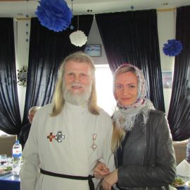 У батюшки Виктора три родных дочери, а духовных - без счета Празднование Пасхи и презентация новой книги отца Виктора. 17.04.2017 г.