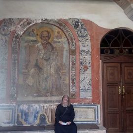 Только по фотографии батюшка узнал, что читал записки в том числе под иконой одного из любимых святых - Николая Угодника Фотоотчет из поездки на Афон 2017
