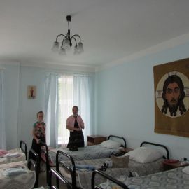 Нехитрый быт паломников. Гостиница Новодевичьего монастыря Паломническая поездка к святыням Санкт-Петербурга