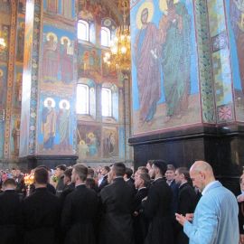 Хор киевских семинаристов, приехавших поклониться мощам святителя Николая. Храм Спаса на Крови Паломническая поездка к святыням Санкт-Петербурга