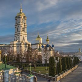 Странным образом погода в Почаеве в дни приезда харьковских паломников традиционная: 31 декабря и 2 января - туманно-дождливая, а 1 января, в день памяти Амфилохия Почаевского, ясная Паломническая поездка в Почаевскую лавру. 30.12.2017 - 03.01.2018 г.