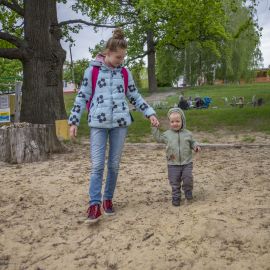 В этом году пляжный отдых - в куртках Выезд на природу духовных чад отца Виктора. 13.05.2018 г.