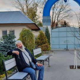 Семикратный дедушка присел отдохнуть Паломническая поездка Боголюбово — Муром — Дивеево. 11-17.10.2019 г.
