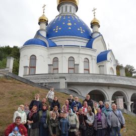 Помолясь на литургии и осмотрев храмы монастыря, можно и фото на память сделать! Выезд на природу, 4.09.2021 г.