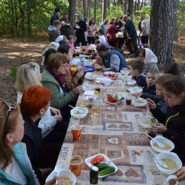 Каждый нашел себе пищу и компанию по вкусу Выезд на природу, 4.09.2021 г.